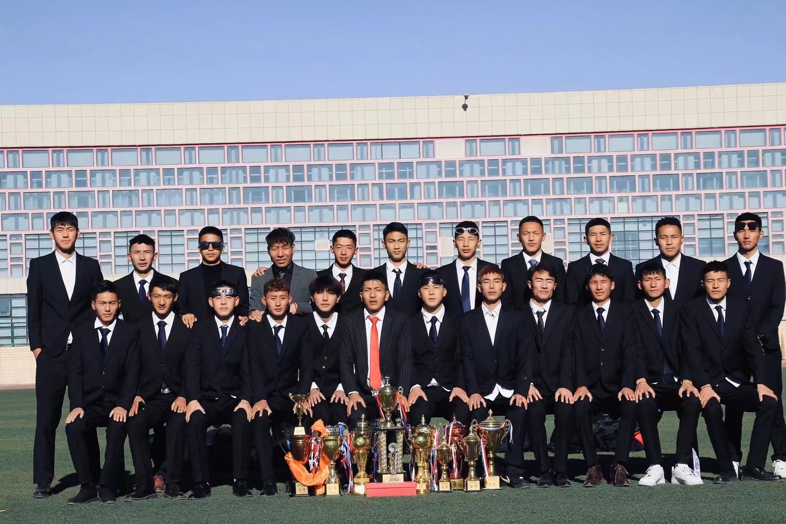 包含传奇教练的“战术秘籍”：夺冠背后的大谋略的词条